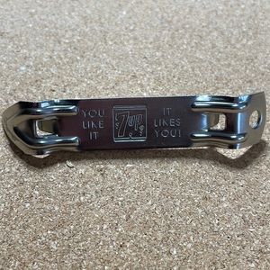 Vintage you like it 7up it likes you can and bottle opener